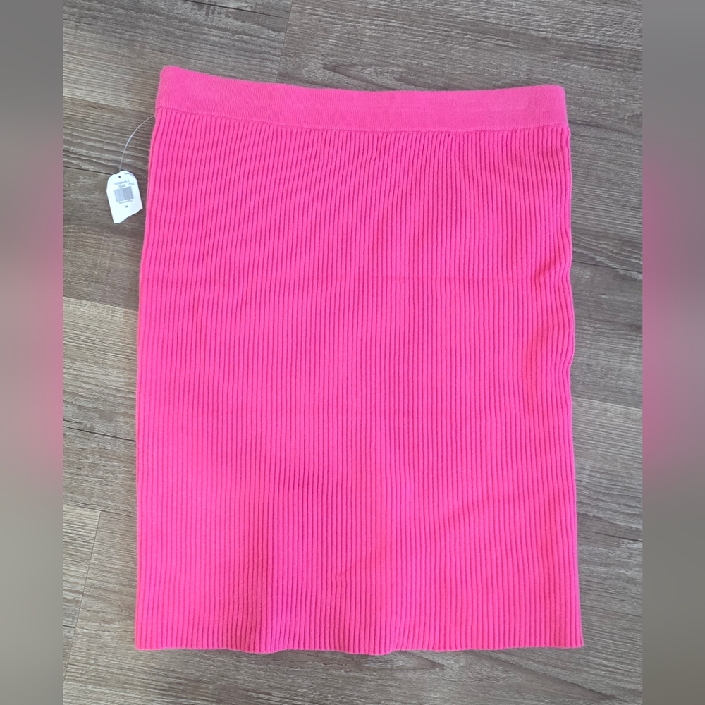 Old Navy Bright Pink knit ribbed tube skirt size medium